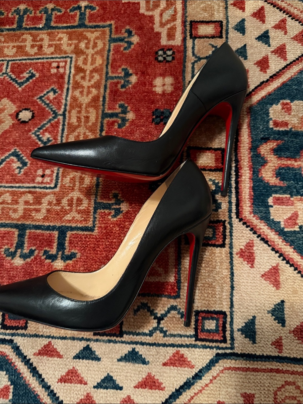 Black Pointed Leather Pumps - Picture 9 of 9